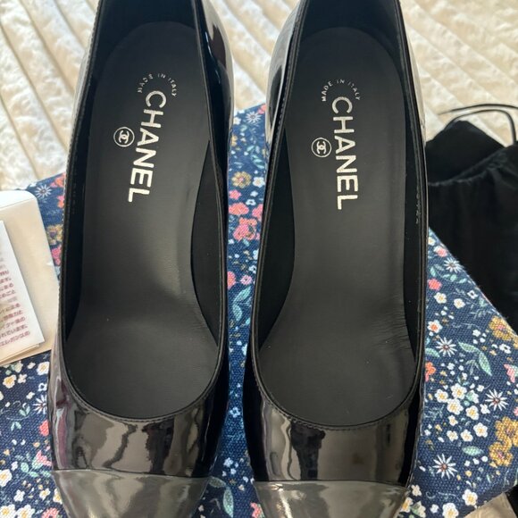 NWOB - Authentic - Chanel Vintage Interlocking CC Pumps Size 40 - Picture 2 of 11